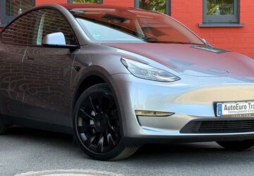 Tesla Model Y 82.118 km 35.500 &euro; Neuss 41472