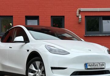 Tesla Model Y 54.845 km 34.990 &euro; Neuss 41472