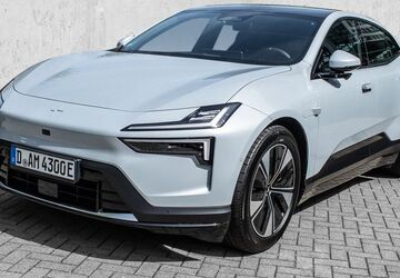 Polestar 4 8.599 km 51.950 &euro; Düsseldorf 40549