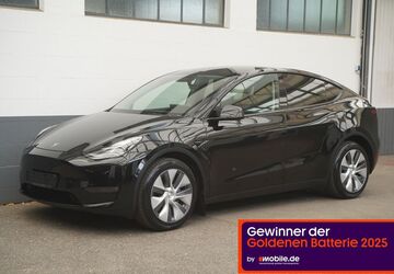 Tesla Model Y 28.211 km 37.950 &euro; Mönchengladbach 41236