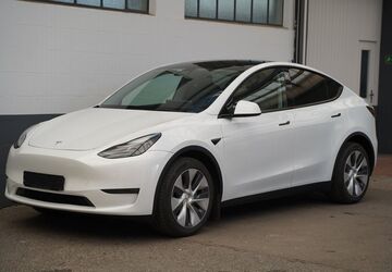 Tesla Model Y 123.005 km 29.950 &euro; Mönchengladbach 41236