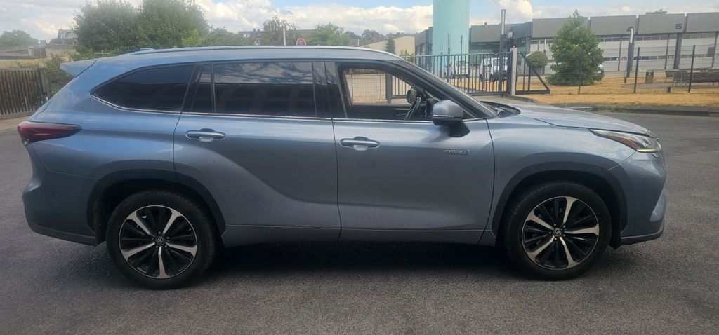 Toyota Highlander 100.600 km 44.900 &euro; Düsseldorf 40548