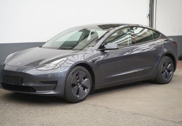 Tesla Model 3 46.197 km 33.950 &euro; Mönchengladbach 41236