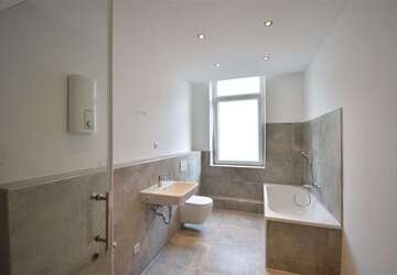 Wohnung Krefeld Krefeld-Mitte - 2 Zimmer, 81 m&sup2;, 695&euro; | Angebot:21856250