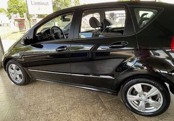Mercedes-Benz A 180 45.517 km 11.700 &euro; Duisburg 47138