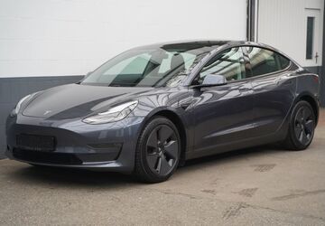 Tesla Model 3 95.769 km 23.950 &euro; Mönchengladbach 41236
